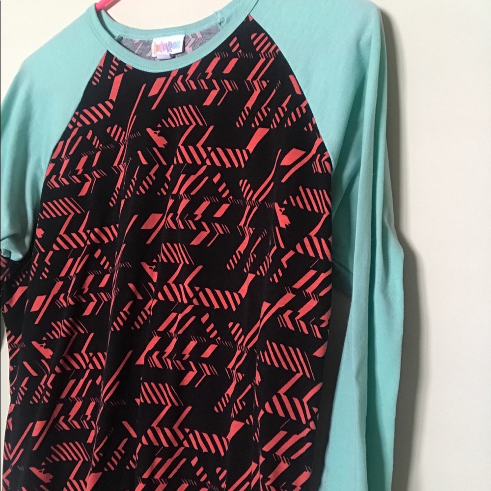 Lularoe medium Randy top